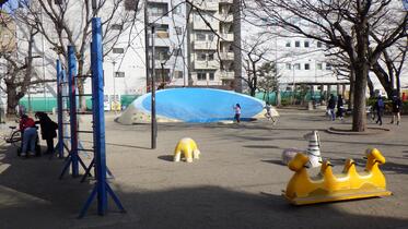 ハイツ両国駅前 公園