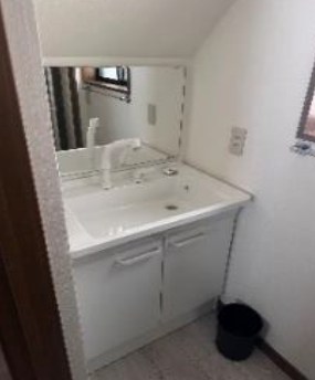 目黒区三田２丁目　中古戸建　限定1棟 内観写真（洗面台・洗面所）