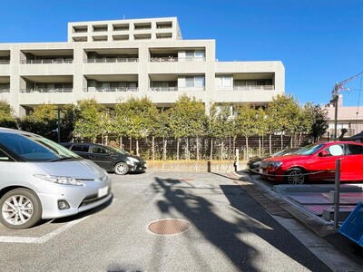 グランドベイス世田谷ガーデン 共用部写真（駐車場）