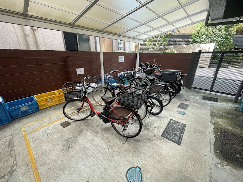 ハイライフ大崎 共用部写真（駐車場）