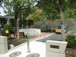 横浜市港北区仲手原２丁目　売地　A区画 公園