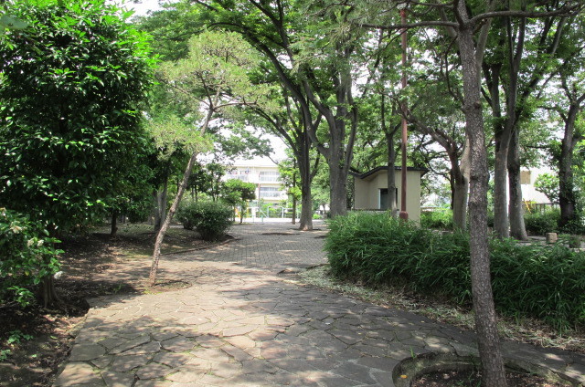 新多摩川ハイム２号棟 公園