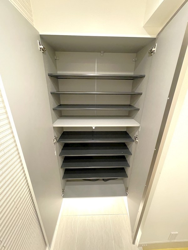 朝日マンション白金通り 内観写真（収納）