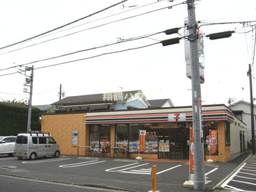 ラグゼコート　Ａ棟 コンビニ