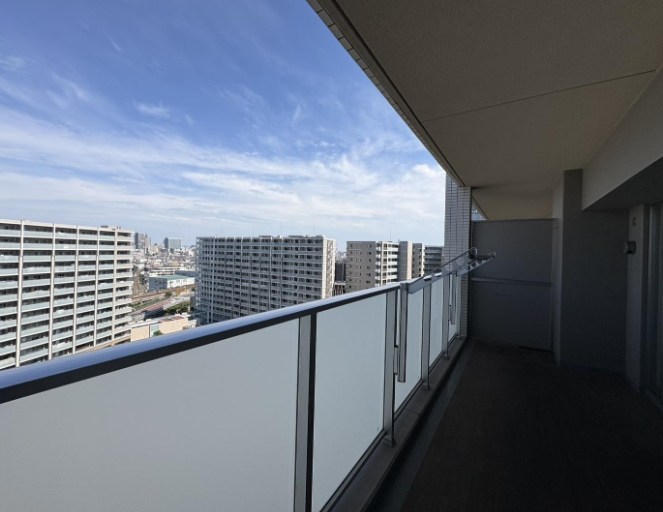 クレストプライムレジデンス　アベニュー参番街 現地写真（バルコニー）