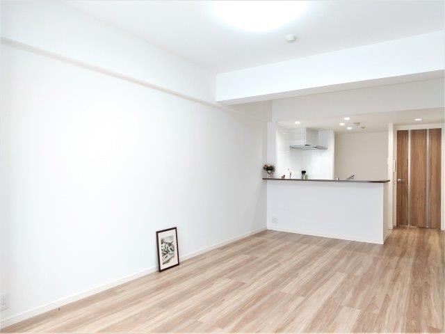 麻布狸穴ナショナルコート 同仕様写真（リビング）
