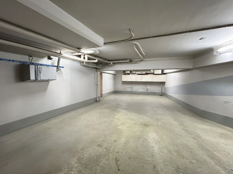 渋谷区元代々木町　中古戸建　限定1棟 現地写真（駐車場）