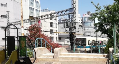 渋谷区元代々木町　中古戸建　限定1棟 公園