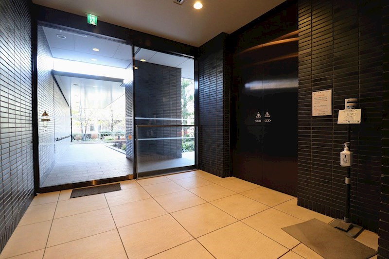 ザ・パークハウス三軒茶屋タワー 共用部写真（エントランス）