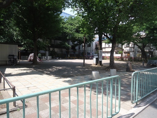 カテリーナ池袋西プラザタワー 公園