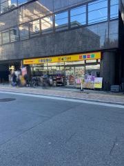 上野スカイハイツ ドラッグストア