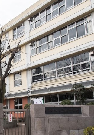 三軒茶屋ターミナルビル 中学校