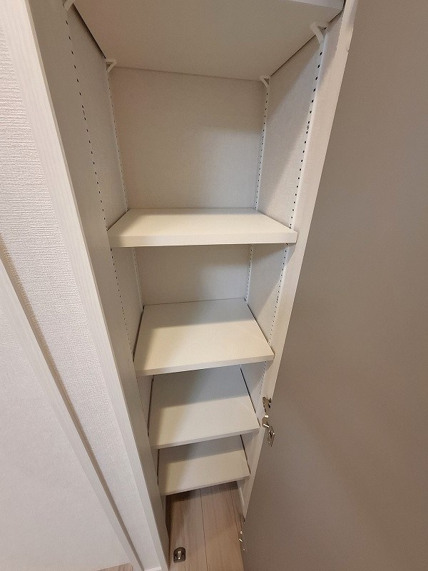 中銀八丁堀マンシオン 内観写真（収納）