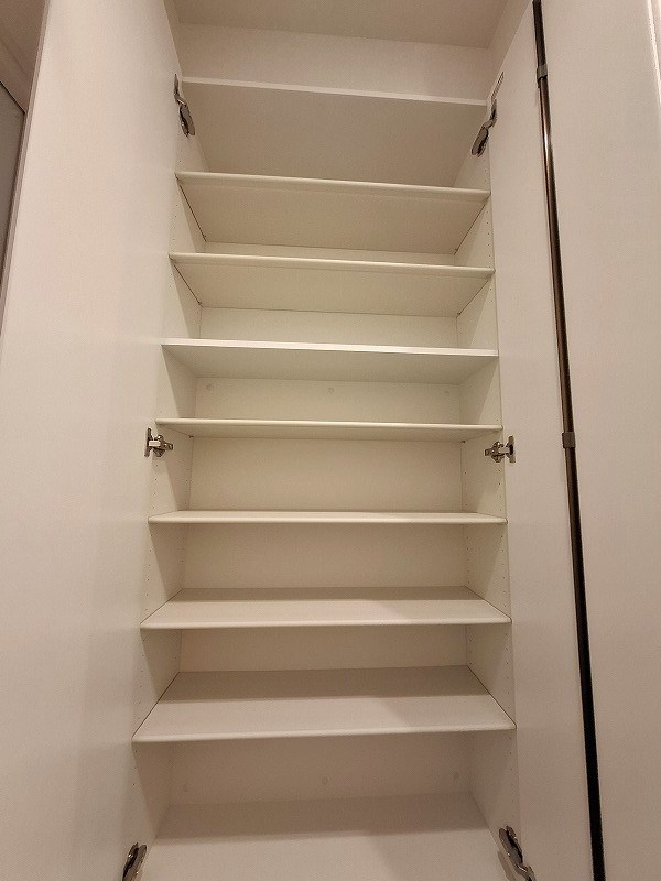 中銀八丁堀マンシオン 内観写真（収納）