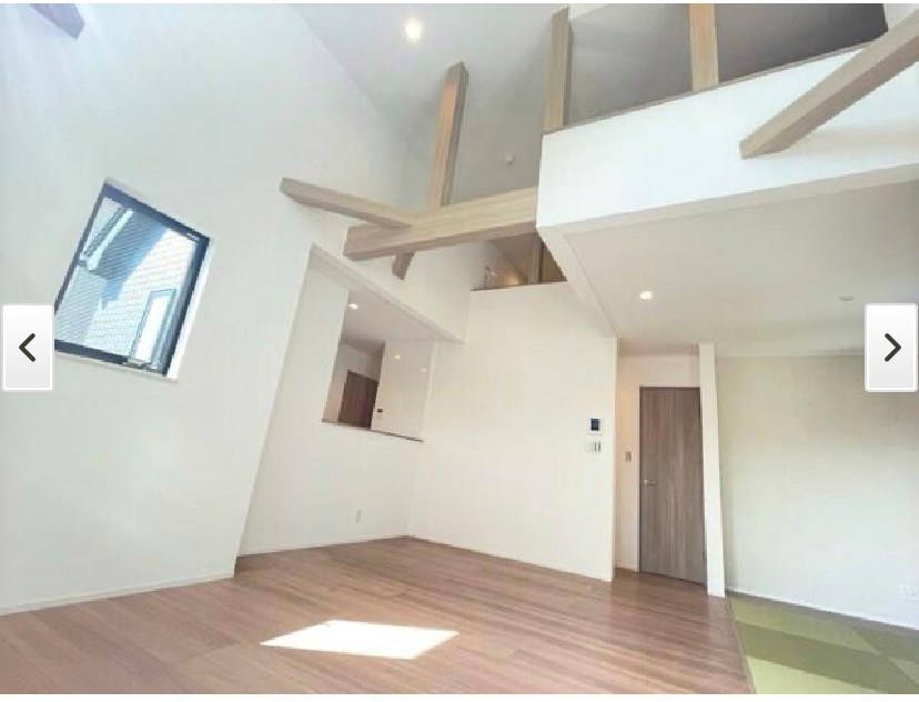 鎌倉市植木中古戸建 内観写真（リビング）