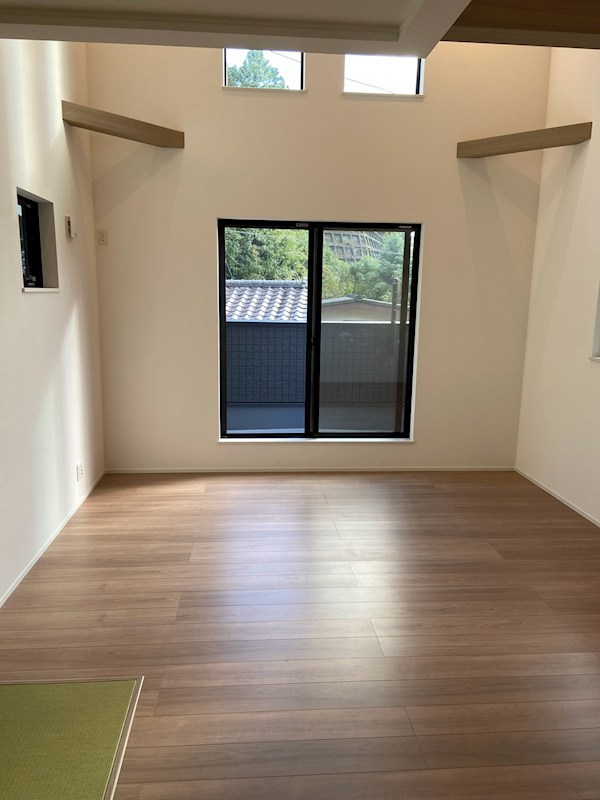 鎌倉市植木中古戸建 内観写真（リビング）