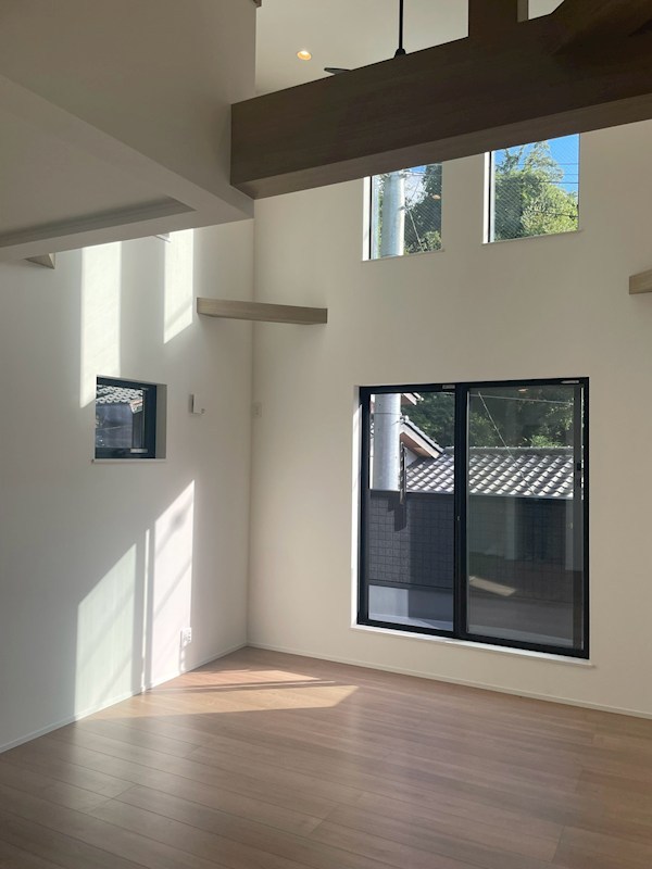 鎌倉市植木中古戸建 内観写真（リビング）