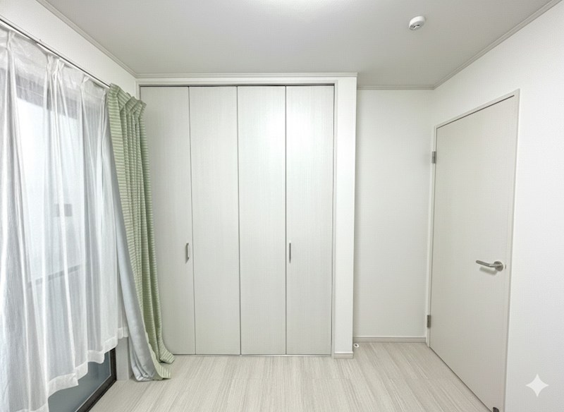 大岡1丁目　築浅中古戸建住宅 内観写真（リビング以外の居室）
