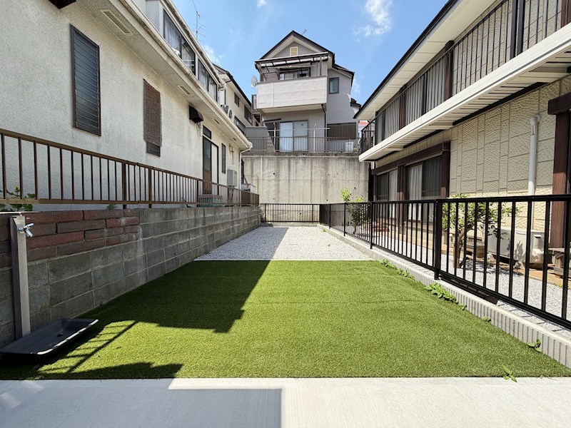 ガレージハウス荏田東 現地写真（庭）