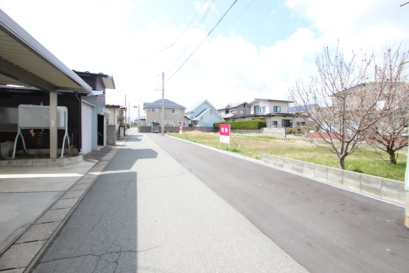 秋田市将軍野東3丁目　No.1　土地 現地写真（前面道路含む現地写真）