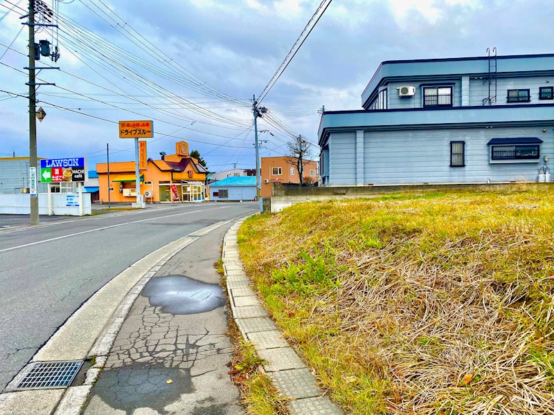 【土地】三内丸山 現地写真（前面道路含む現地写真）