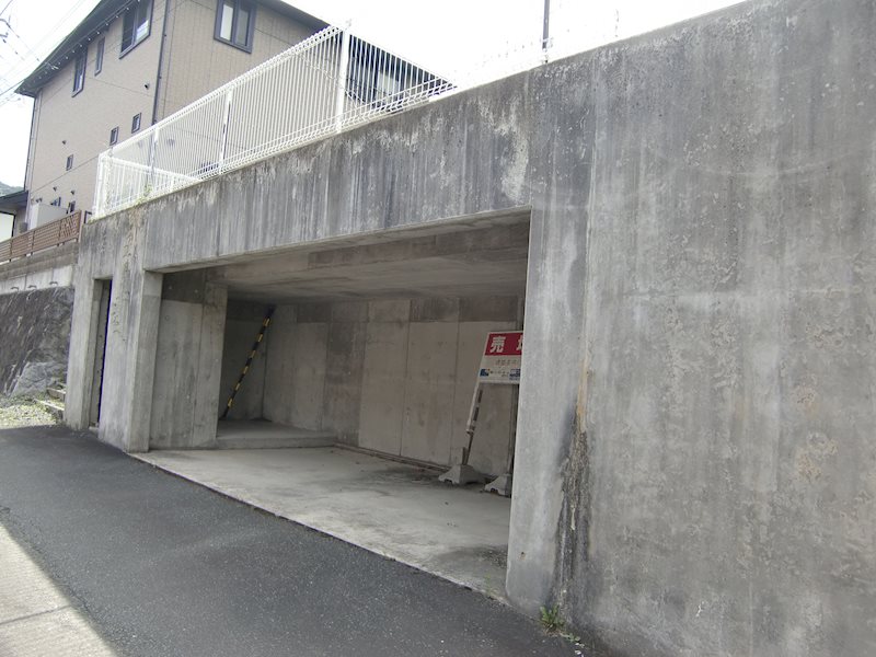 【ハシモトホーム】　東中野町 売地 現地写真（前面道路含む現地写真）