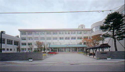 【土地】港町一丁目 中学校