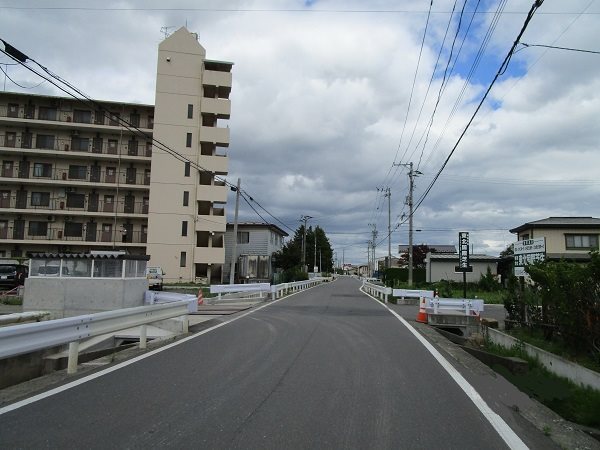 【建築条件付】八戸市長苗代字紺屋町_№5 現地写真（前面道路含む現地写真）