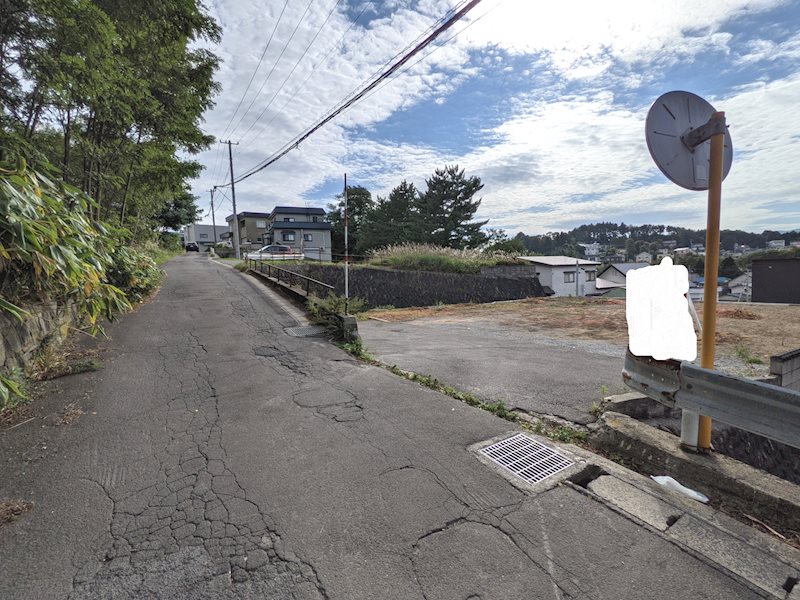 【土地】新城平岡 現地写真（前面道路含む現地写真）