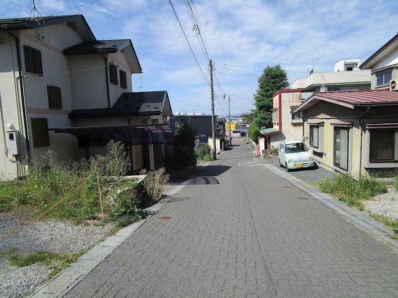 【建築条件付】八戸市湊町上中道_土地 現地写真（前面道路含む現地写真）