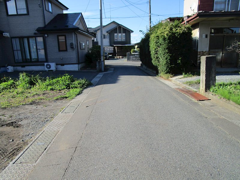 【建築条件付】八戸市大久保袖ノ沢 現地写真（前面道路含む現地写真）