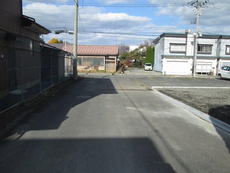【建築条件付】八戸市内丸3丁目_土地 現地写真（前面道路含む現地写真）
