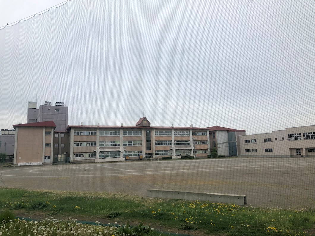 弘前市野田一丁目売地 小学校