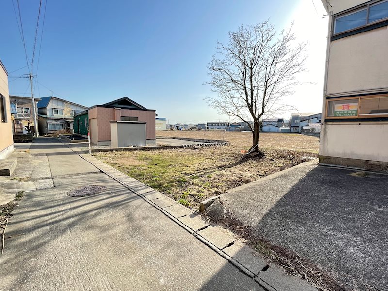 五所川原市雛田売地 現地写真（前面道路含む現地写真）