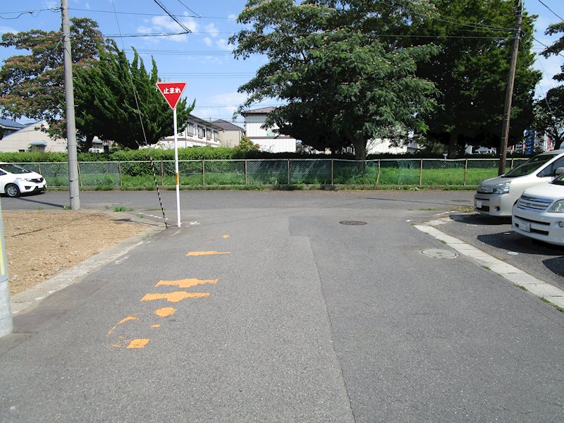 【建築条件付】八戸市類家5丁目 現地写真（前面道路含む現地写真）