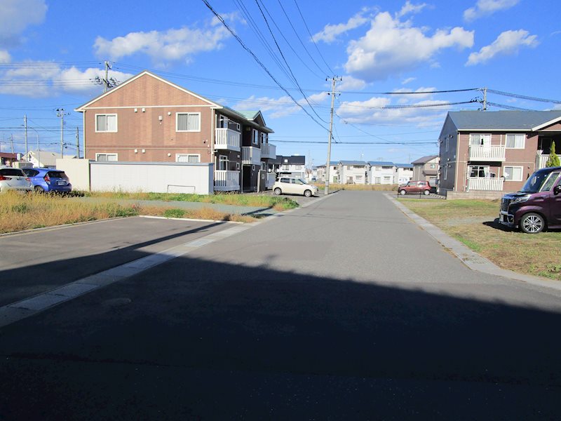【建築条件付】八戸市田向１丁目２ (No.3) 現地写真（前面道路含む現地写真）