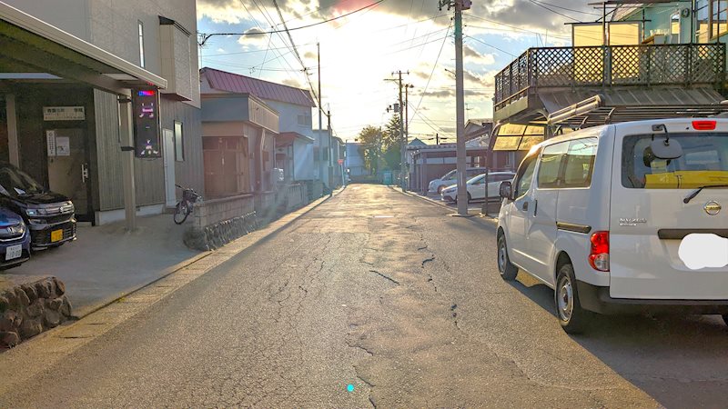 【ハシモトホーム売地】西滝三丁目 現地写真（前面道路含む現地写真）