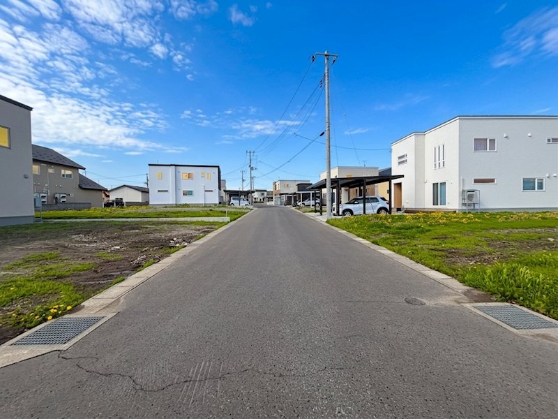 【ハシモトホーム売地】石江三好分譲地№10 現地写真（前面道路含む現地写真）