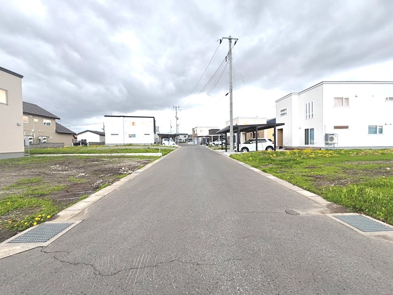 【ハシモトホーム売地】石江三好分譲地№10 現地写真（前面道路含む現地写真）