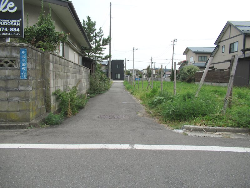 秋田市千秋中島町　A区画　（土地） 現地写真（前面道路含む現地写真）