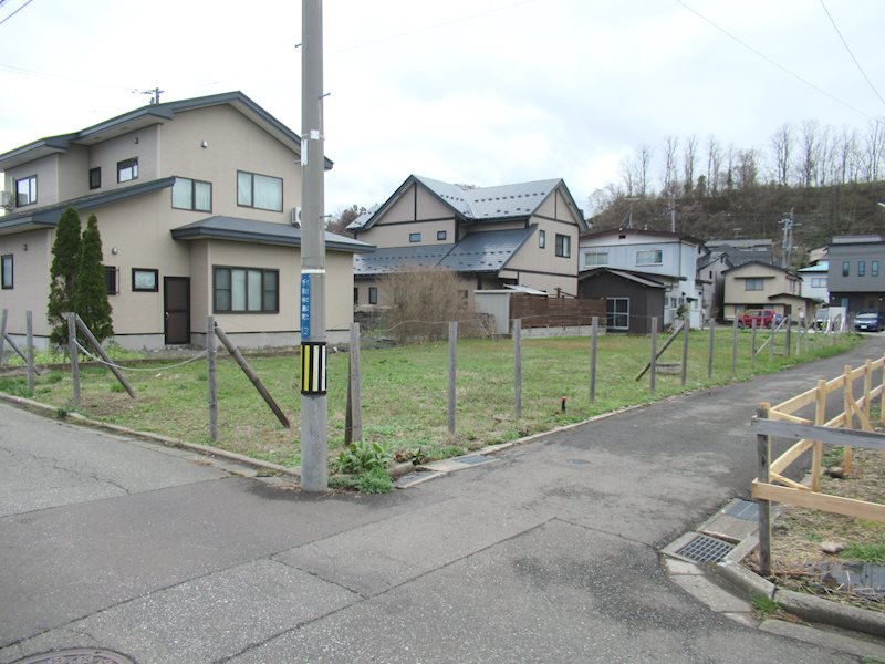 秋田市千秋中島町37-3　B区画 【土地】 現地写真（前面道路含む現地写真）
