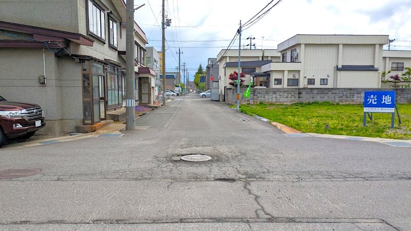 【ハシモトホーム売地】勝田1丁目C 現地写真（前面道路含む現地写真）