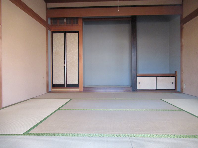 秋田市土崎港北一丁目150-22　【戸建】 内観写真（リビング以外の居室）