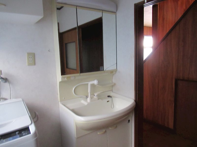 秋田市土崎港北一丁目150-22　【戸建】 内観写真（洗面台・洗面所）