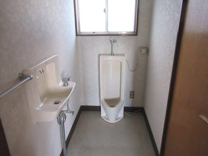 秋田市土崎港北一丁目150-22　【戸建】 内観写真（トイレ）