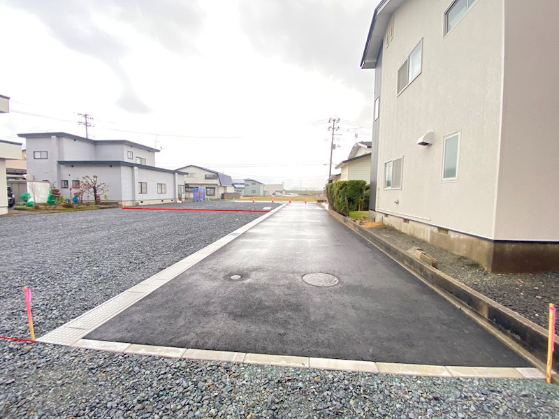 北秋田市鷹巣字本屋敷土地③ 現地写真（前面道路含む現地写真）