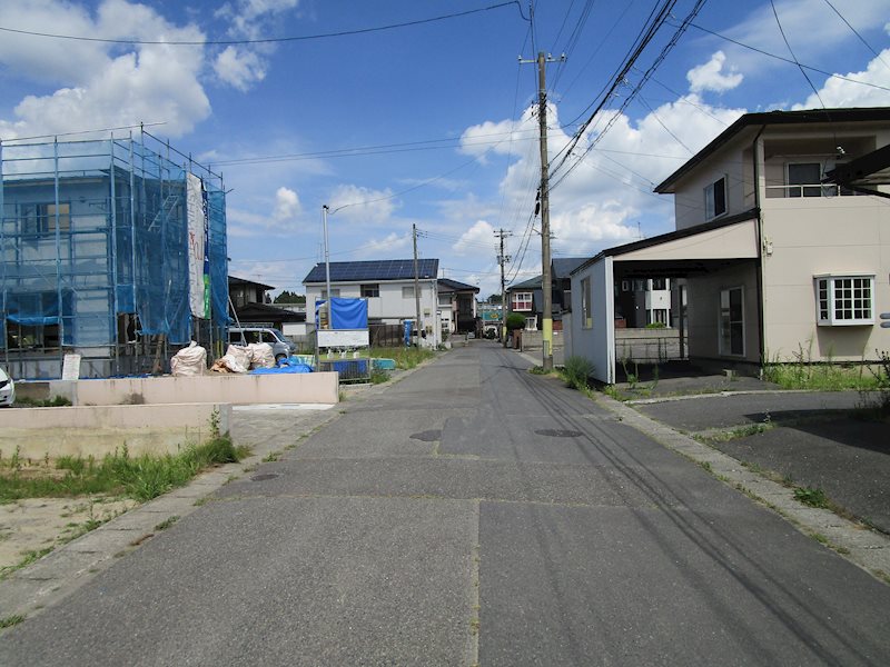 【価格見直し】八戸市下長5丁目 現地写真（前面道路含む現地写真）