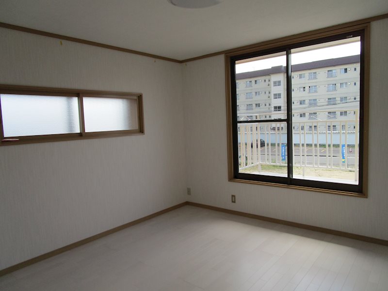 【価格見直し】八戸市下長5丁目 内観写真（リビング以外の居室）