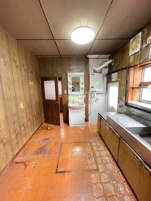 黒石市錦町中古住宅 内観写真（キッチン）