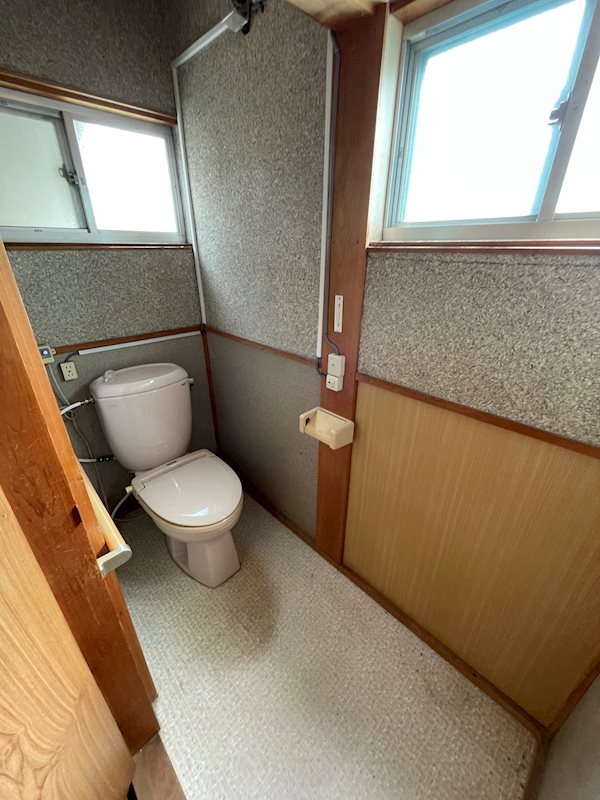 黒石市錦町中古住宅 内観写真（トイレ）